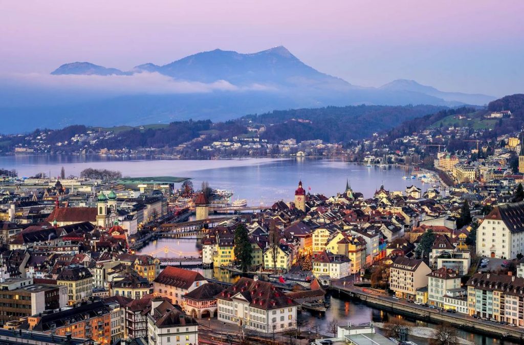 vue aérienne sur lucerne